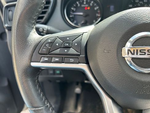 Used 2020 Nissan Rogue SV image 20