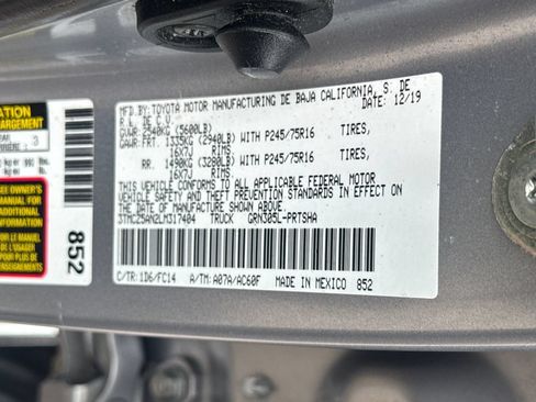Used 2020 Toyota Tacoma SR5 AWD/4WD image 46