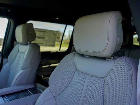 New 2026 Jeep Grand Wagoneer L Limited AWD/4WD image 11