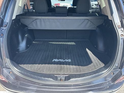 Used 2016 Toyota RAV4 XLE AWD/4WD image 40