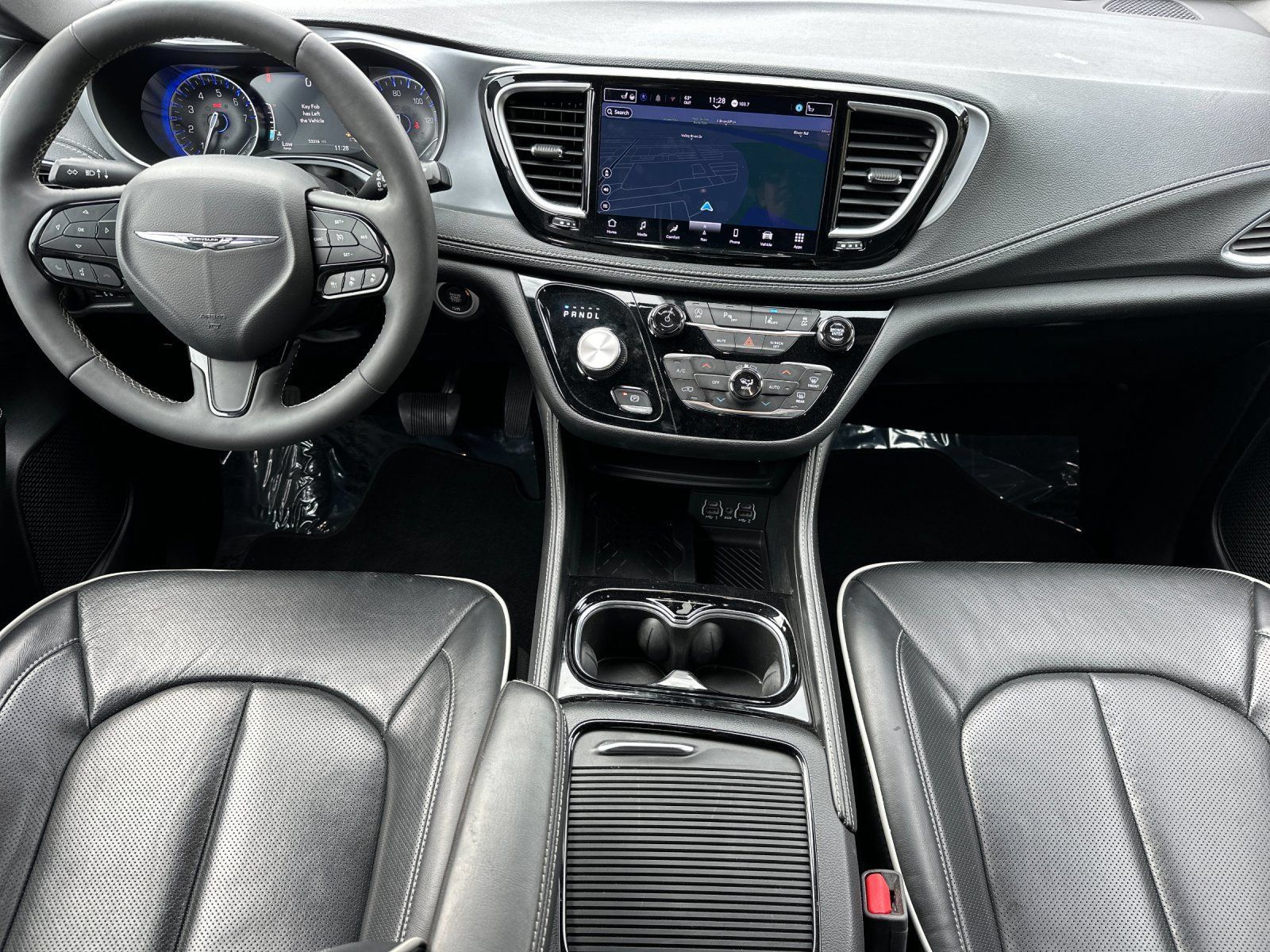 Used 2025 Chrysler Pacifica Limited FWD image 12