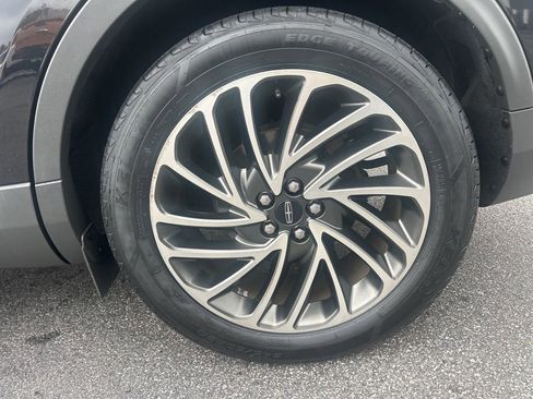 Used 2019 Lincoln Nautilus Reserve image 42