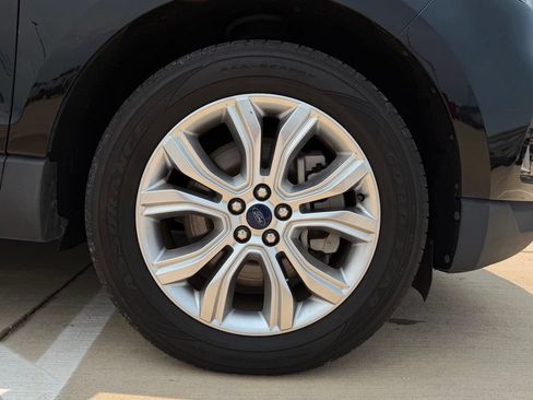Used 2021 Ford Edge Titanium w/ Cargo Accessory Package FWD image 8