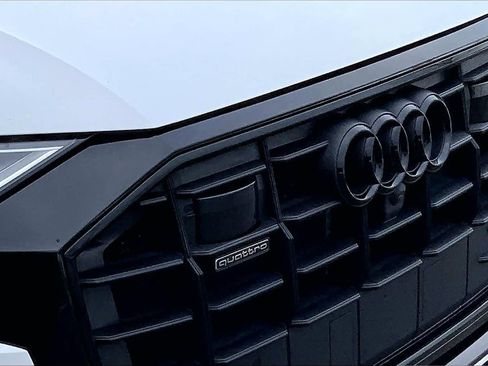 Used 2023 Audi Q8 Prestige w/ Prestige Package AWD/4WD image 31