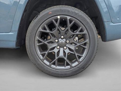 New 2026 Jeep Grand Cherokee Summit AWD/4WD image 9