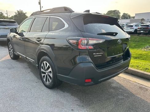 Used 2023 Subaru Outback Premium AWD/4WD image 4
