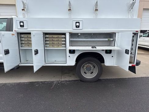 Used 2019 Ford F550 4x4 Regular Cab Super Duty image 23