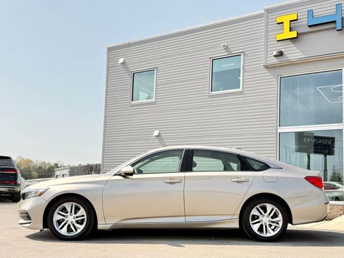 Used 2018 Honda Accord LX image 12