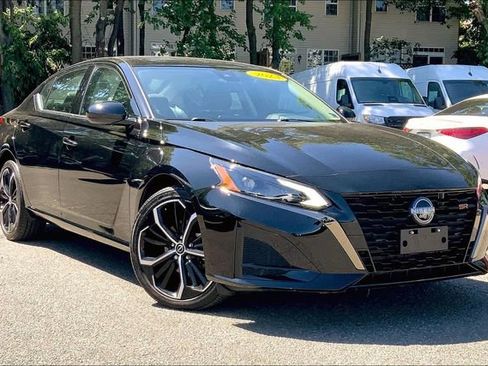 Used 2023 Nissan Altima 2.5 SR AWD/4WD image 1