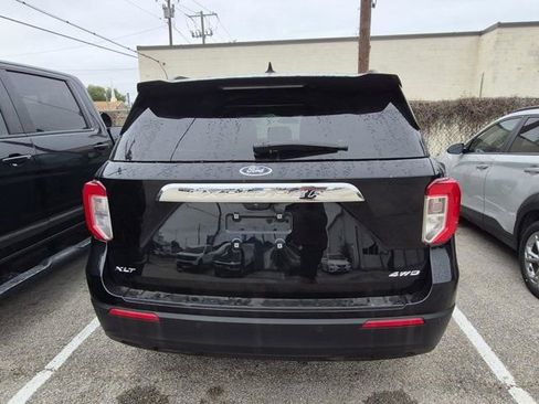 Used 2023 Ford Explorer XLT AWD/4WD image 5
