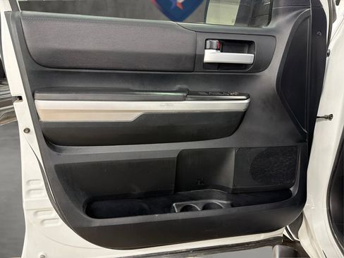 Used 2017 Toyota Tundra SR5 w/ SR5 Upgrade Package image 38