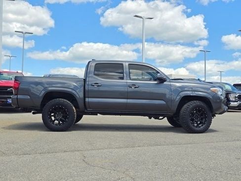 Used 2021 Toyota Tacoma SR AWD/4WD image 30