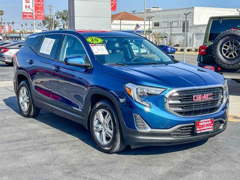 Used 2020 GMC Terrain SLE w/ LPO, Cargo Package FWD image 4
