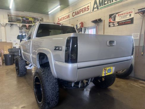 Used 2004 Chevrolet Silverado 1500 4x4 Regular Cab w/ Light Duty Power Package image 4