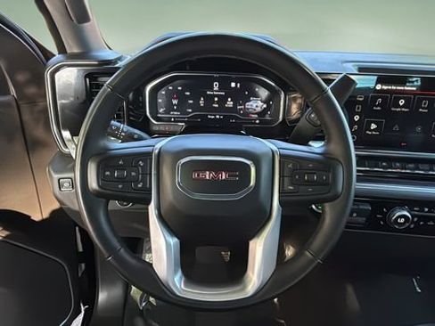 Used 2025 GMC Sierra 1500 SLT AWD/4WD image 13
