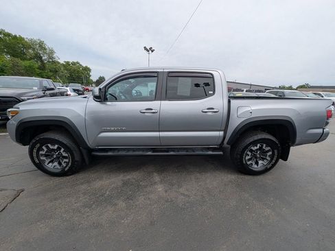 Certified 2020 Toyota Tacoma TRD Off-Road w/ Technology Package AWD/4WD image 3