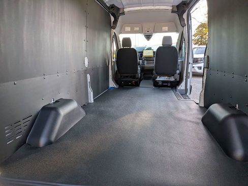 New 2026 Ford Transit 250 148 Medium Roof w/ Load Area Protection Package RWD image 31