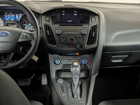 Used 2016 Ford Focus SE FWD image 14