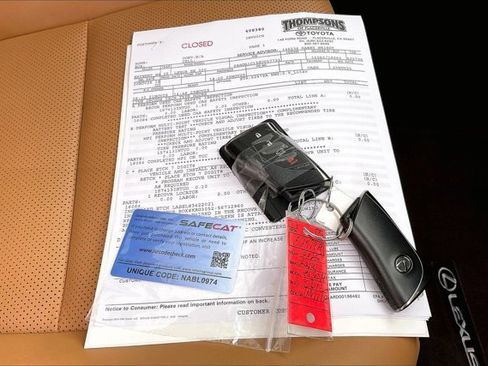 Used 2025 Lexus ES 300h w/ Premium Package image 11