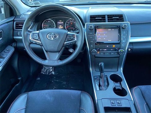 Used 2015 Toyota Camry XSE image 12