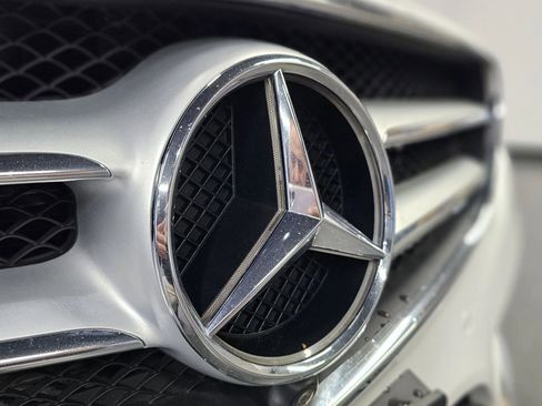 Used 2015 Mercedes-Benz E 400 Sedan image 9