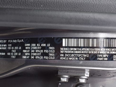 Used 2016 Jeep Renegade Trailhawk w/ Premium Trailhawk Package AWD/4WD image 34