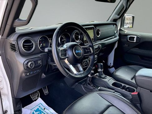 Used 2023 Jeep Wrangler Unlimited Sahara w/ Cold Weather Group AWD/4WD image 11