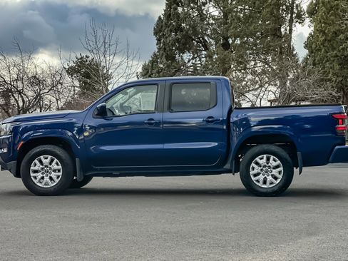 Used 2022 Nissan Frontier SV image 8