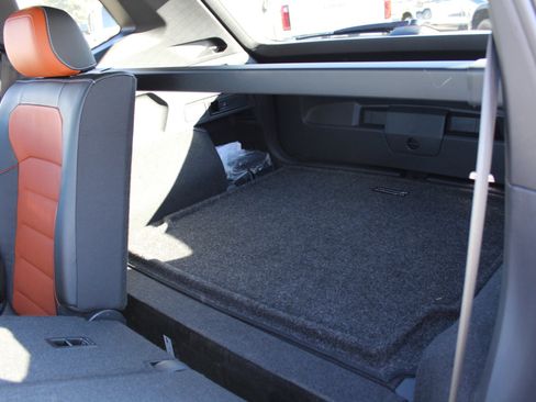 Used 2021 Volkswagen Tiguan SEL Premium R-Line image 69