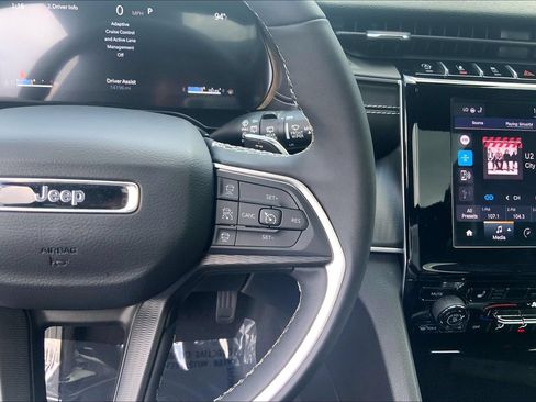 Certified 2025 Jeep Grand Cherokee L Altitude AWD/4WD image 24