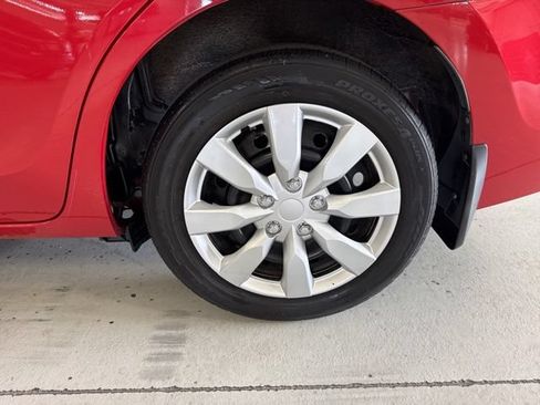 Used 2014 Toyota Corolla LE FWD image 31