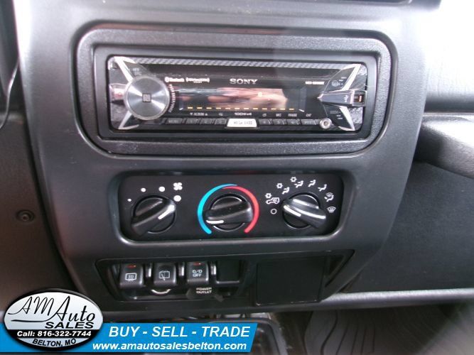 Used 2004 Jeep Wrangler 4WD image 11
