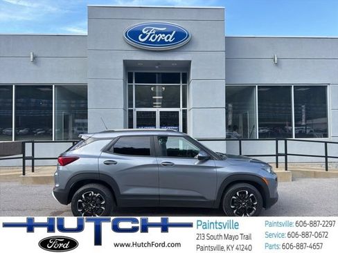 Used 2022 Chevrolet TrailBlazer LT w/ Convenience Package FWD image 2