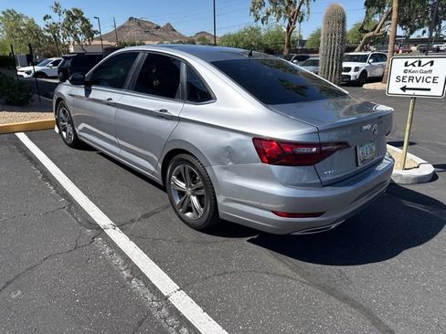 Used 2021 Volkswagen Jetta R-Line w/ R-Line Cold Weather Package FWD image 5