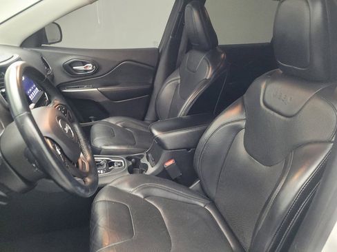 Used 2019 Jeep Cherokee Limited FWD image 17