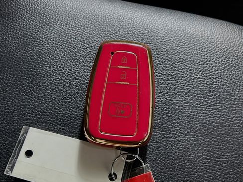 Used 2024 Toyota RAV4 XLE image 36