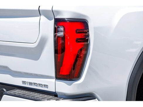 Used 2026 GMC Sierra 2500 Denali Ultimate AWD/4WD image 9