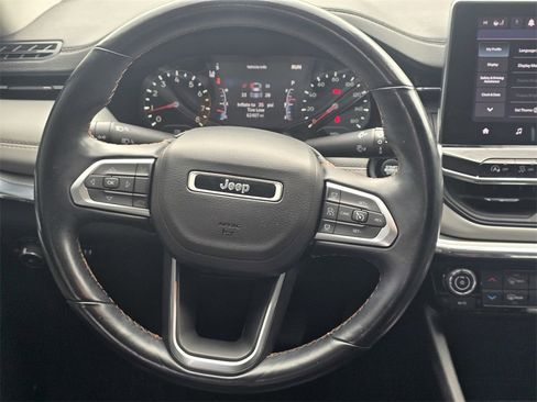 Used 2022 Jeep Compass Limited image 15