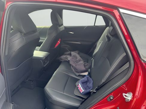 Used 2021 Toyota Venza XLE w/ Softex Package image 5