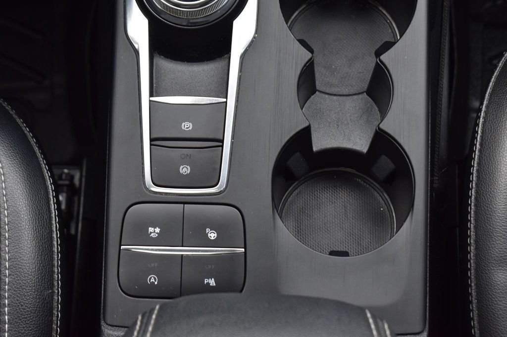 Used 2020 Ford Escape Titanium AWD/4WD image 28