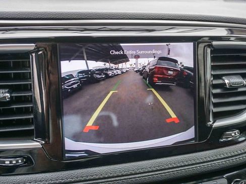 Used 2018 Chrysler Pacifica Limited FWD image 24