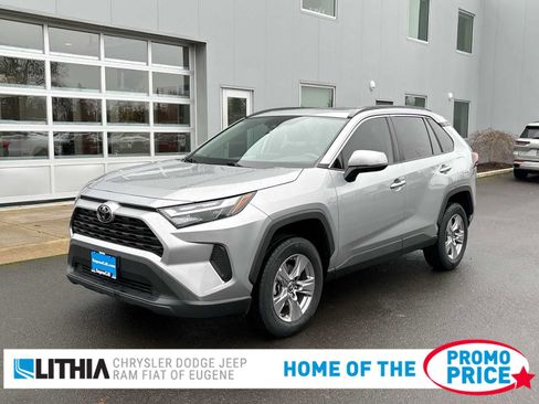 Used 2022 Toyota RAV4 XLE image 1