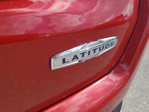 Used 2018 Jeep Compass Latitude w/ Cold Weather Group image 12