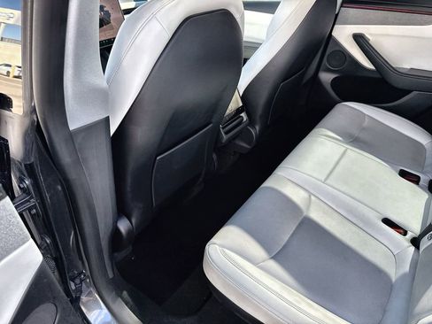 Used 2026 Tesla Model Y Long Range image 32
