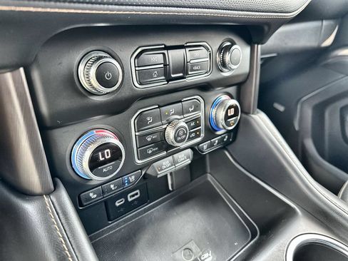 Used 2022 GMC Yukon AT4 AWD/4WD image 27