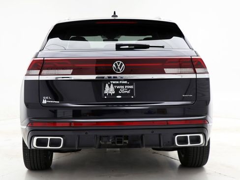 Used 2024 Volkswagen Atlas Cross Sport SEL R-Line AWD/4WD image 7
