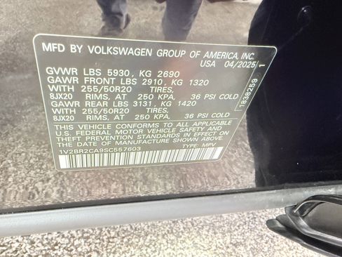 Used 2025 Volkswagen Atlas SEL image 25