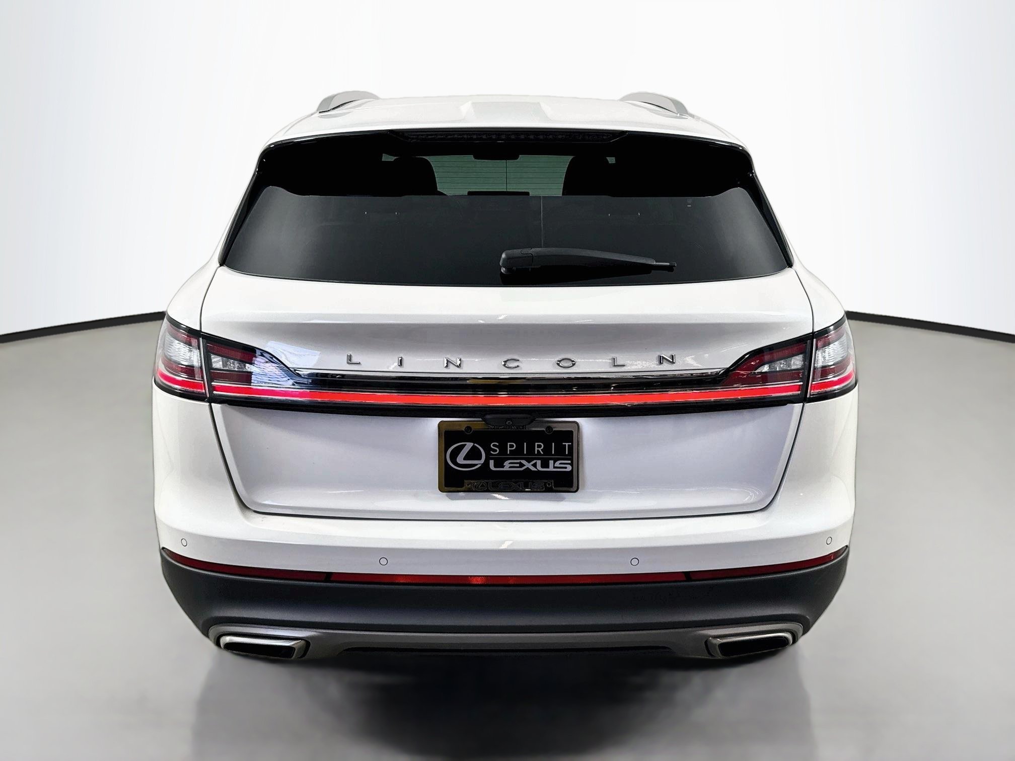 Used 2022 Lincoln Nautilus FWD w/ Premium Package image 6