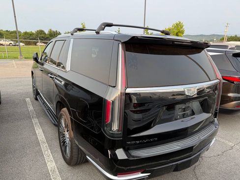 Used 2022 Cadillac Escalade ESV Premium Luxury w/ Performance Package AWD/4WD image 4