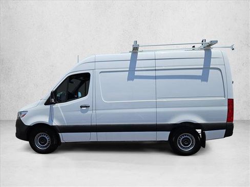 Used 2022 Mercedes-Benz Sprinter 2500 image 8